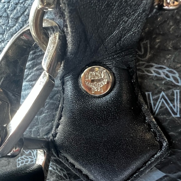 MCM lion tote / LIMITED EDITION - Picture 8 of 12